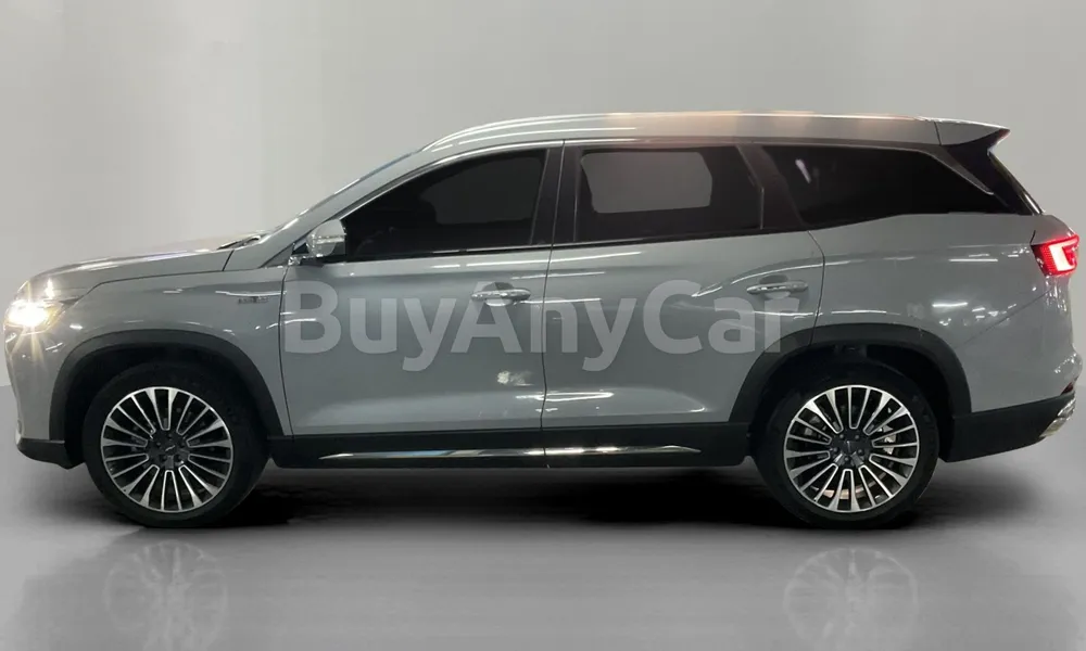 Vehicle photo 3
