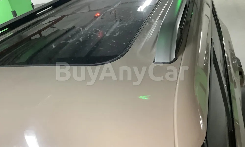 Vehicle photo 5