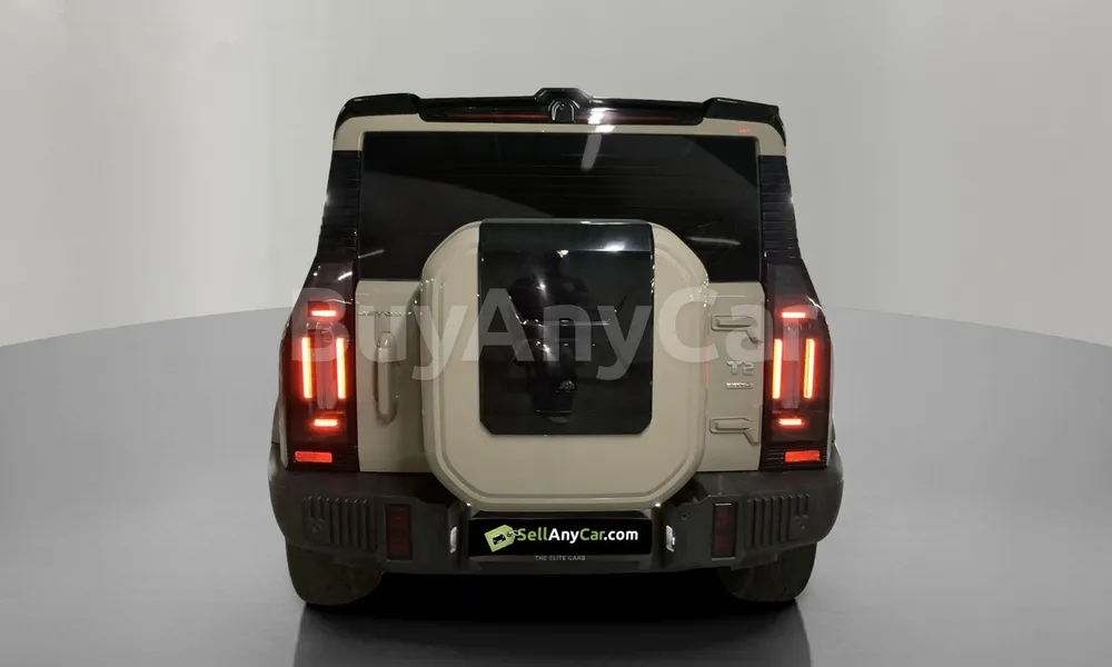 Vehicle photo 2