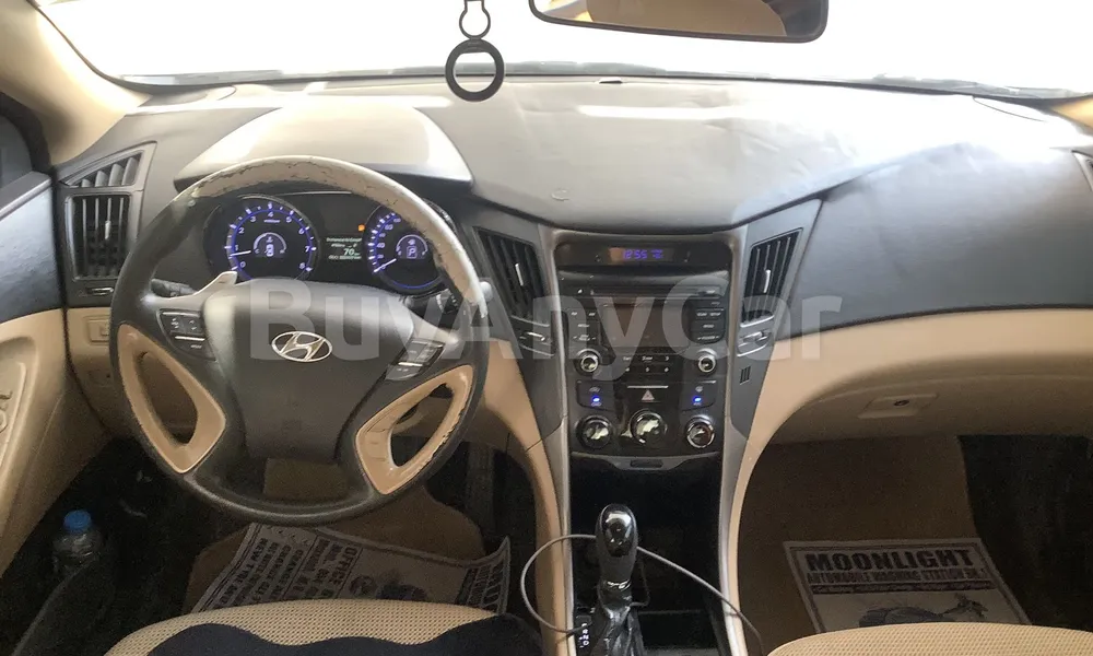 Vehicle photo 8
