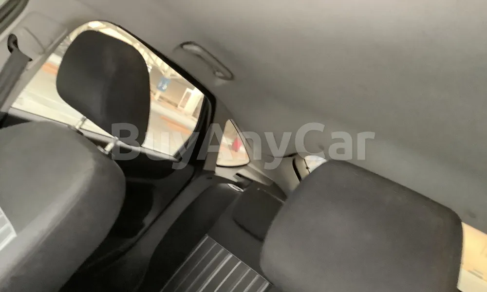 Vehicle photo 9