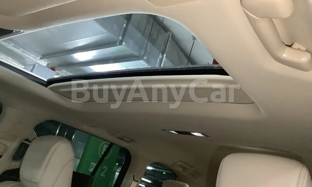 Vehicle photo 9