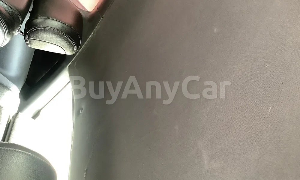 Vehicle photo 9