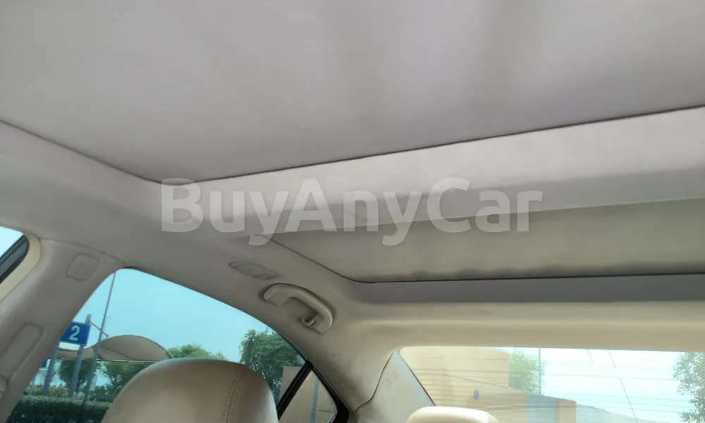 Vehicle photo 9