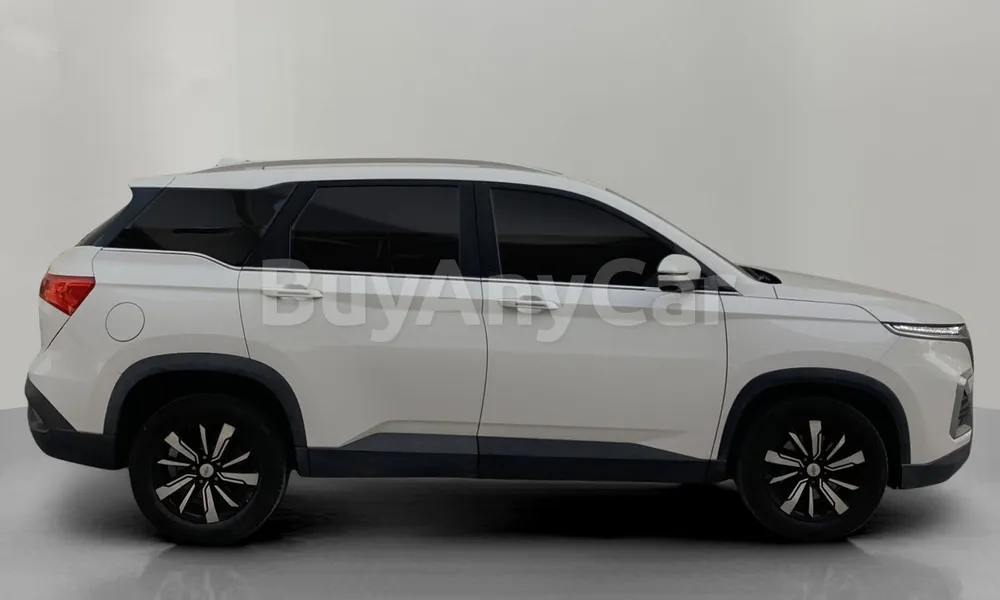 Vehicle photo 3