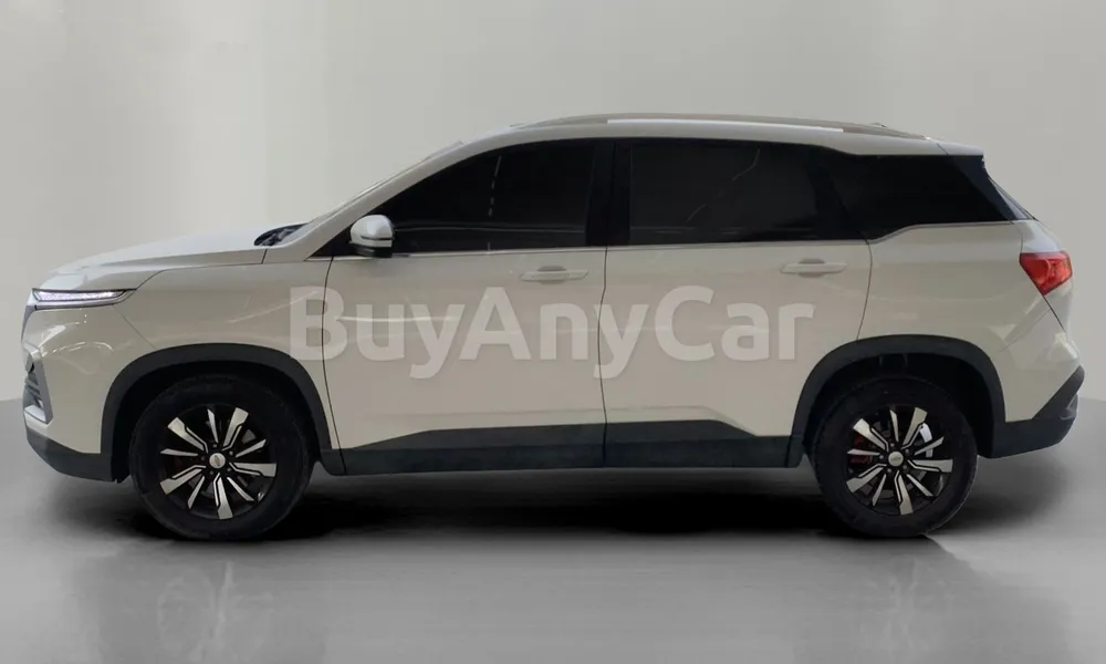 Vehicle photo 4