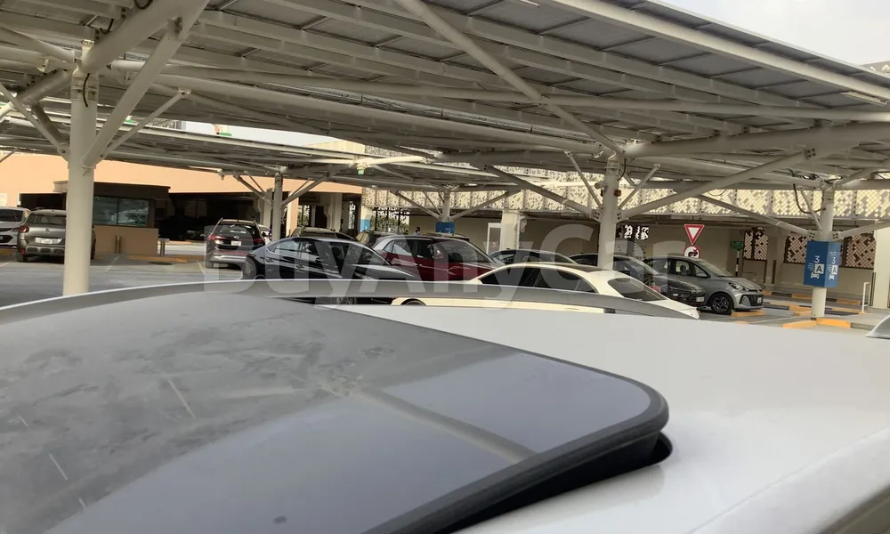 Vehicle photo 5