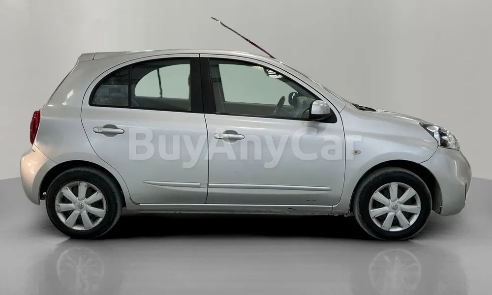 Vehicle photo 3