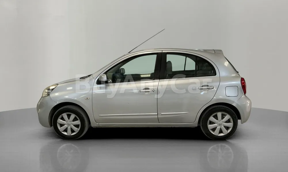 Vehicle photo 4