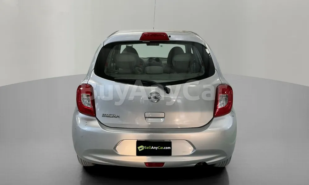 Vehicle photo 2