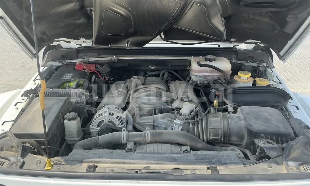 Vehicle photo 6