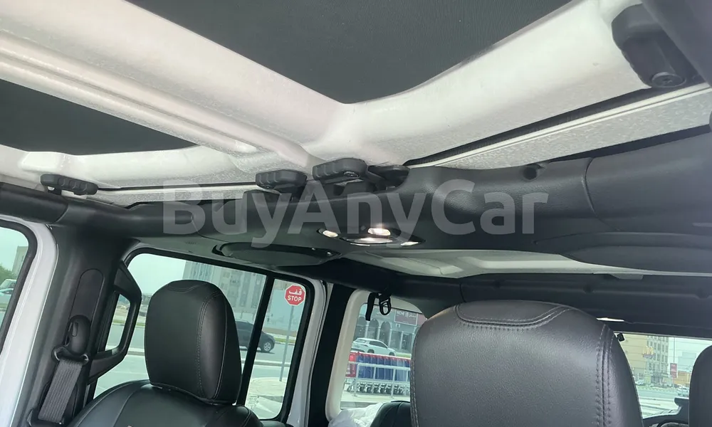 Vehicle photo 8