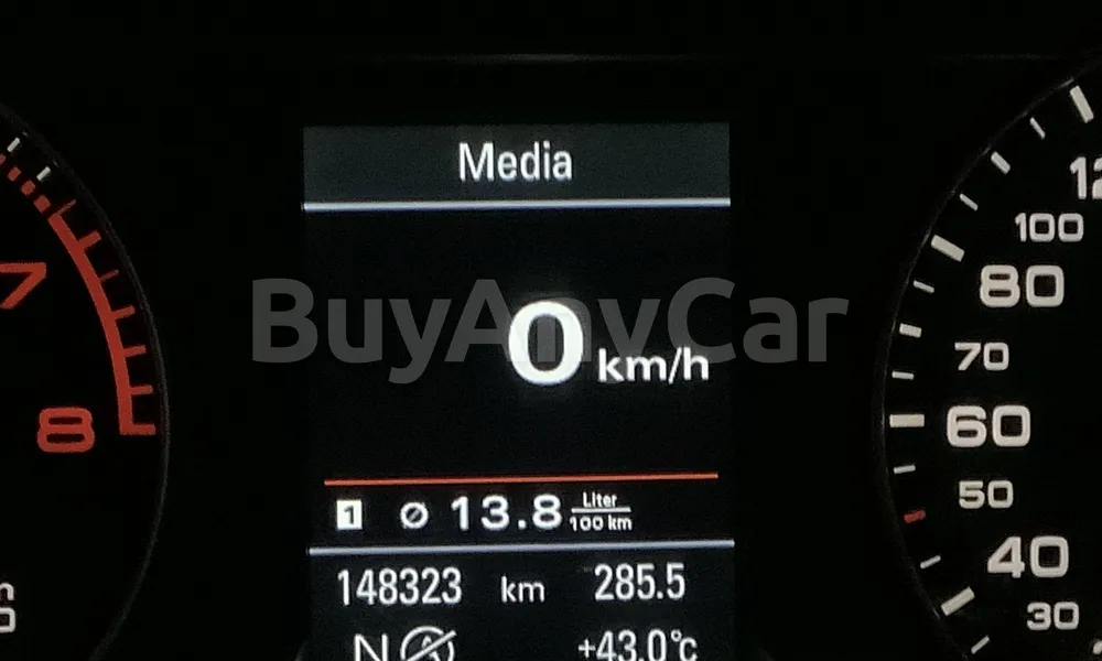 Vehicle photo 8