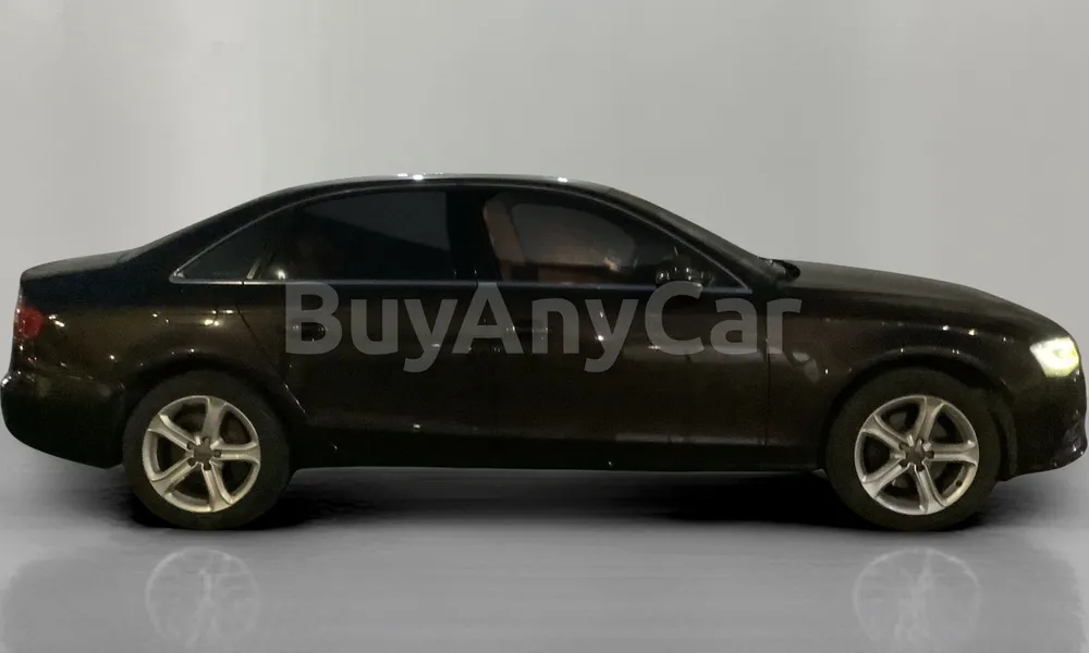 Vehicle photo 4