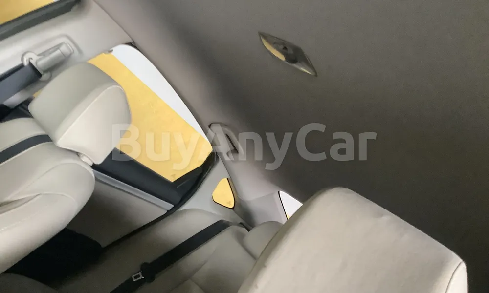 Vehicle photo 8