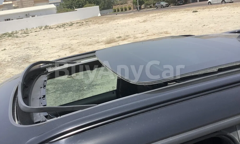 Vehicle photo 6