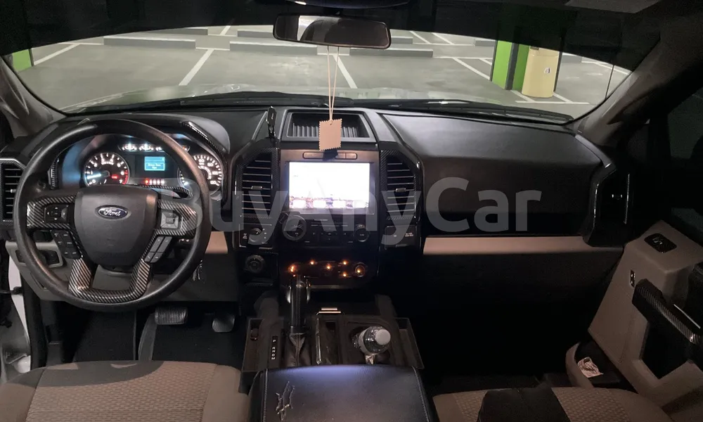 Vehicle photo 7