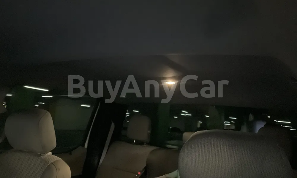 Vehicle photo 9