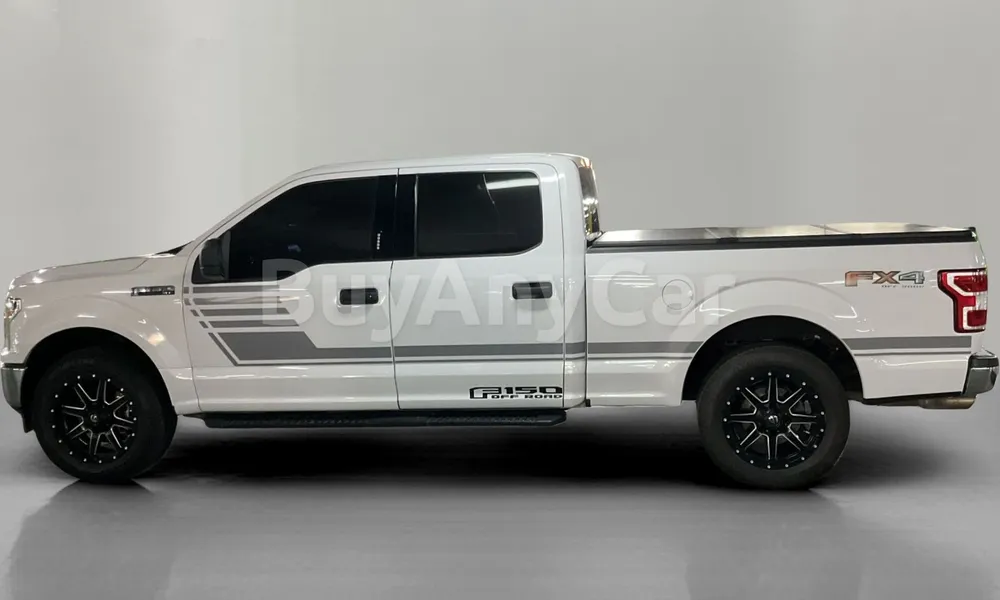 Vehicle photo 4