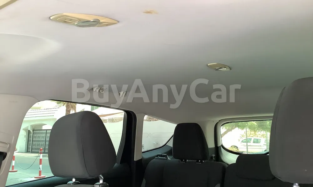 Vehicle photo 9