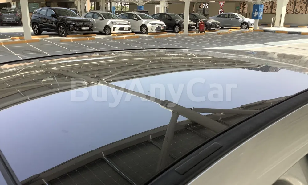 Vehicle photo 7