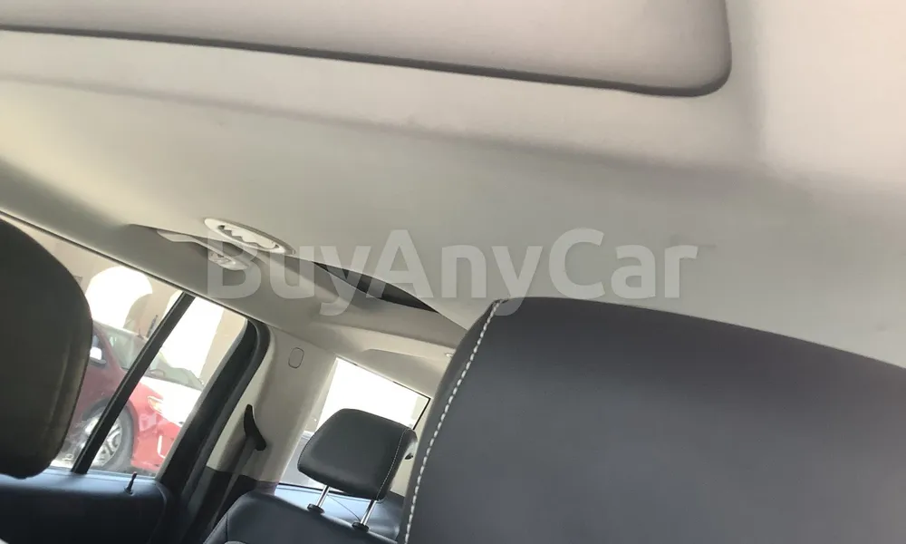 Vehicle photo 9