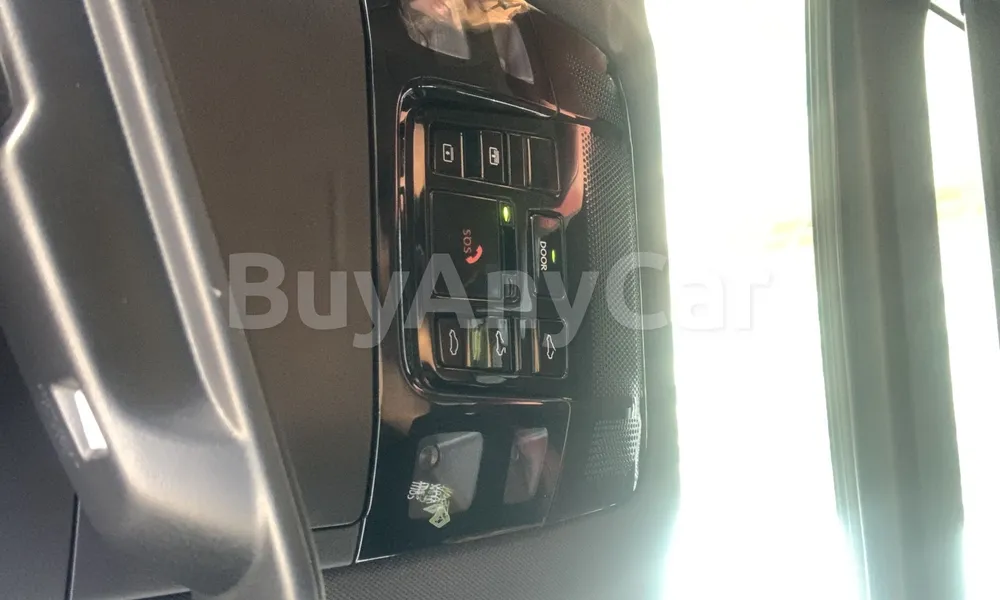 Vehicle photo 9