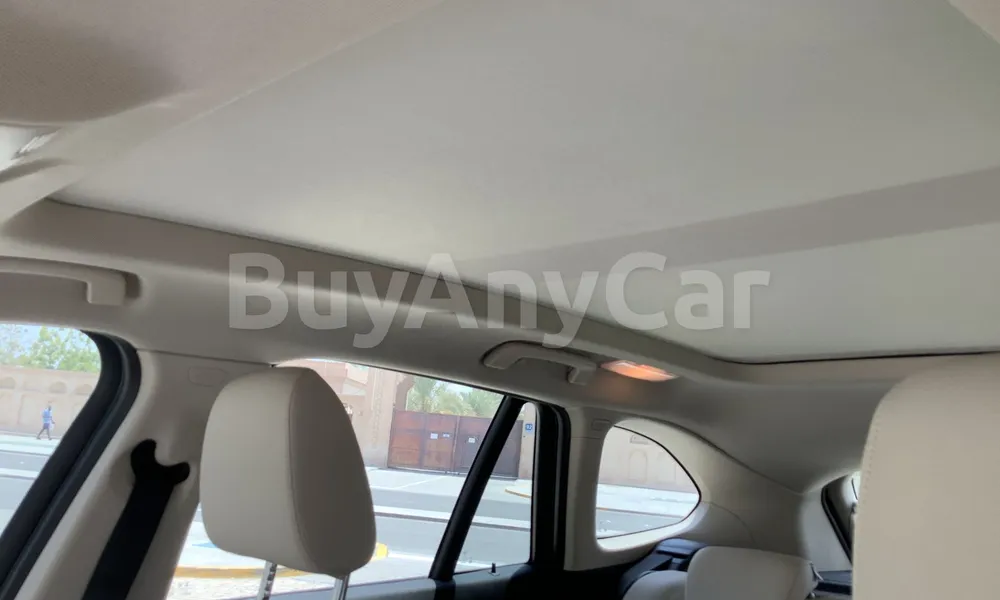 Vehicle photo 8