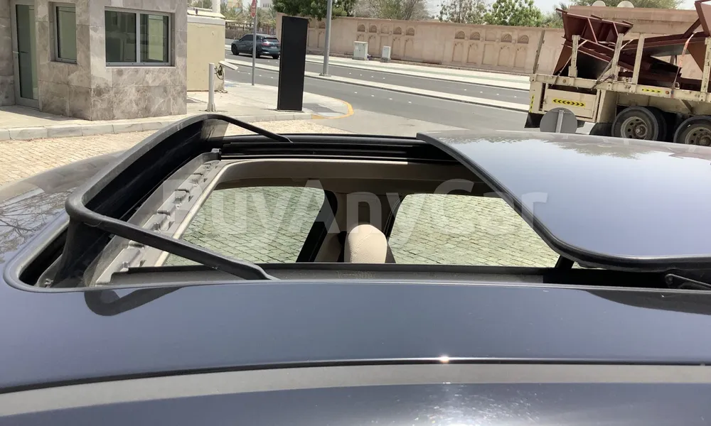 Vehicle photo 6