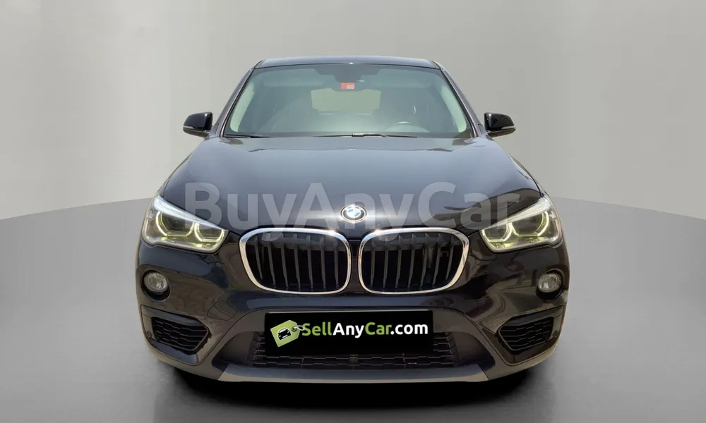 Vehicle photo 1