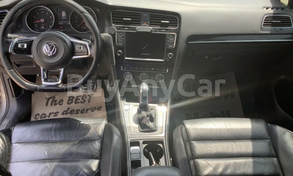 Vehicle photo 8