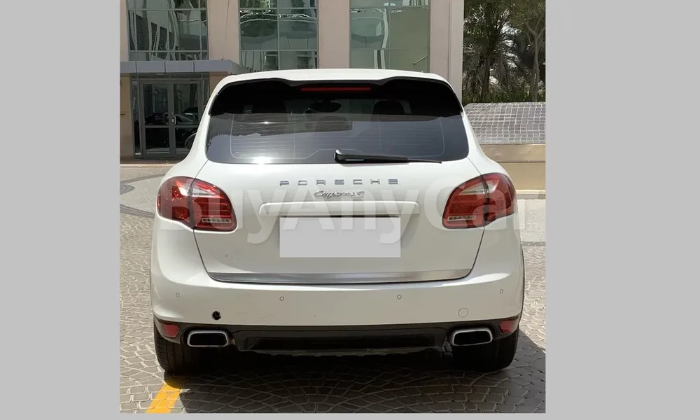 Vehicle photo 2