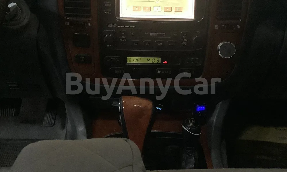 Vehicle photo 9