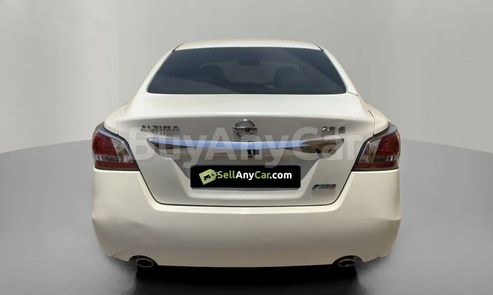 Vehicle photo 2