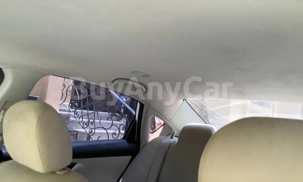 Vehicle photo 9