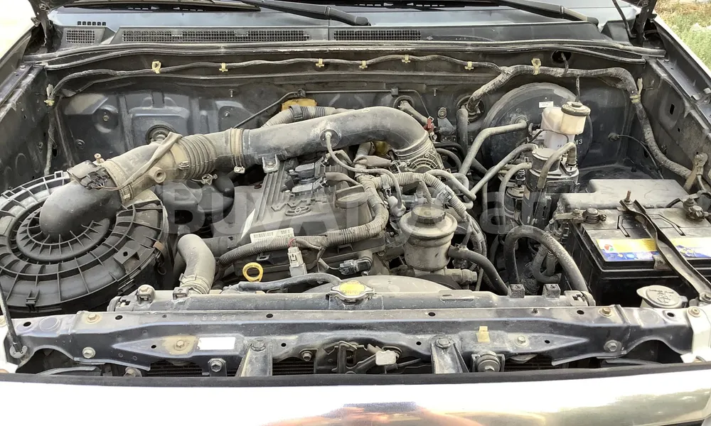 Vehicle photo 6