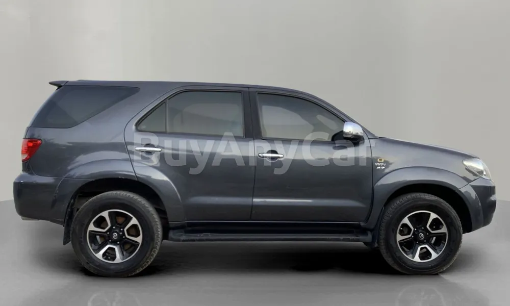 Vehicle photo 3