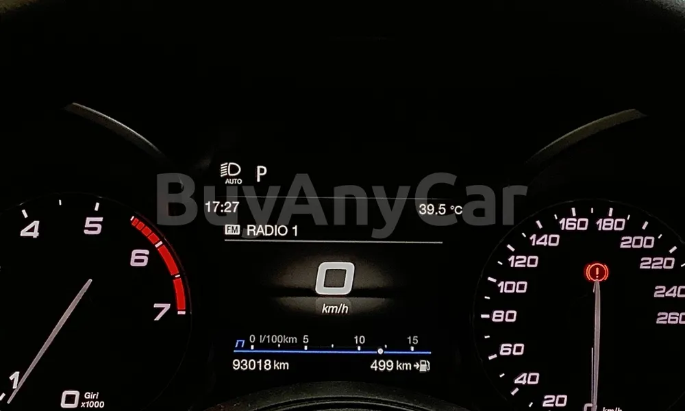 Vehicle photo 6
