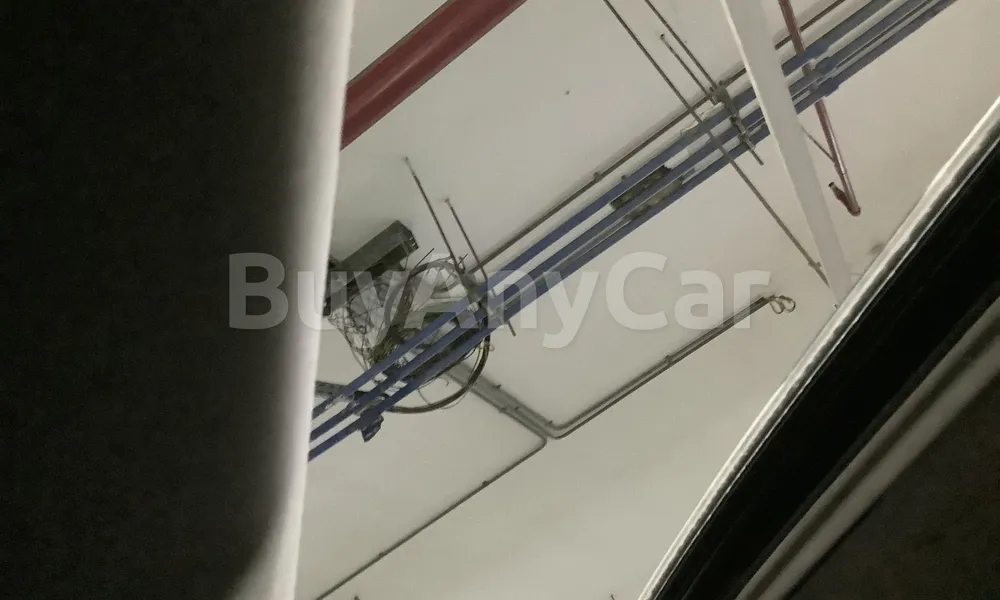 Vehicle photo 8