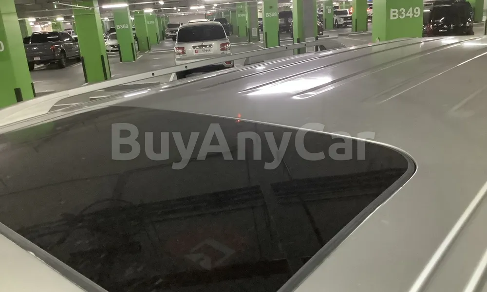 Vehicle photo 9