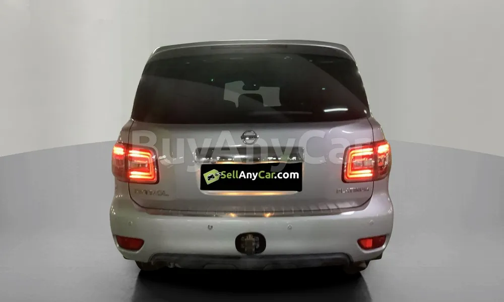 Vehicle photo 2