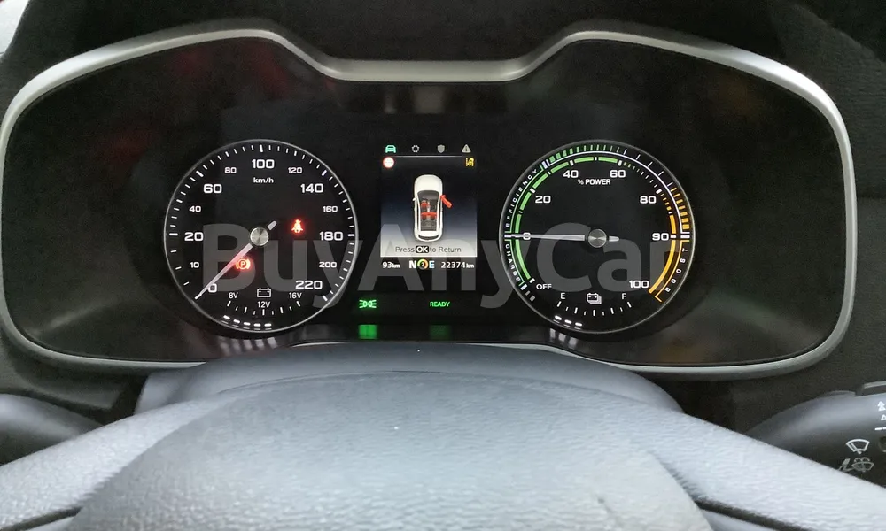Vehicle photo 7
