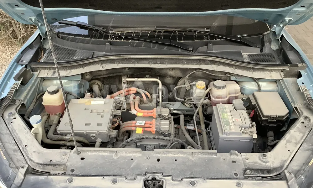 Vehicle photo 6
