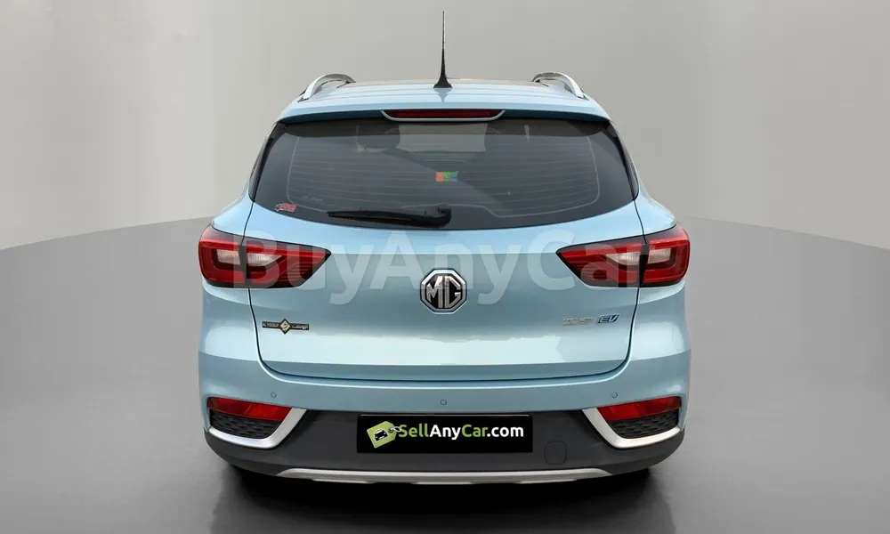 Vehicle photo 2