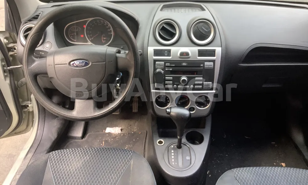 Vehicle photo 9