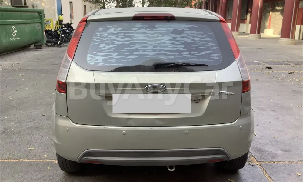 Vehicle photo 2