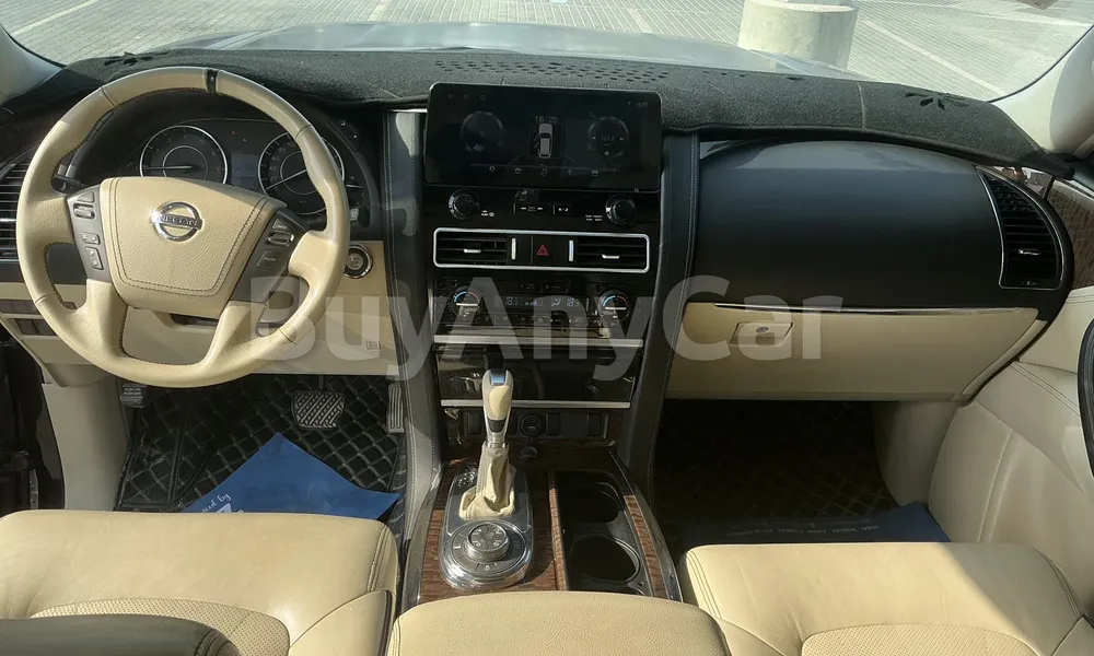 Vehicle photo 8