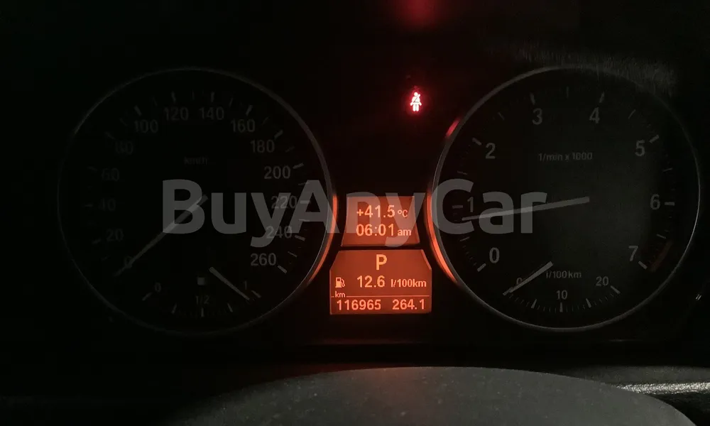 Vehicle photo 8