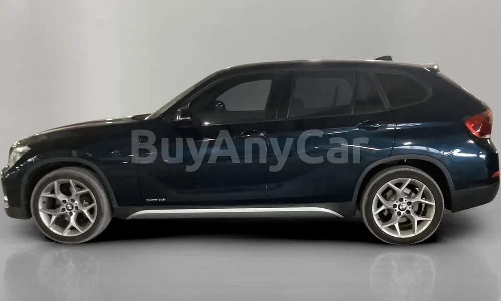 Vehicle photo 5