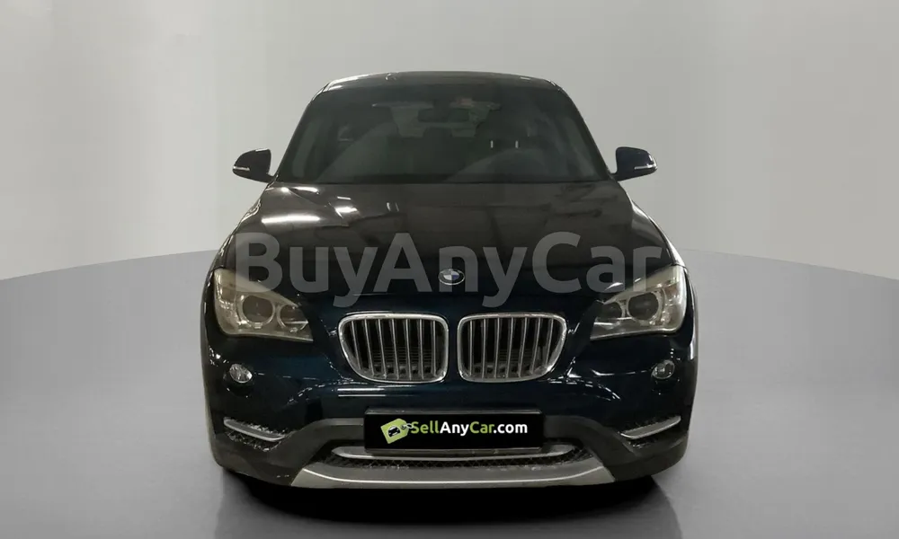 Vehicle photo 1